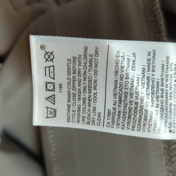 Athleta Stellar Tight Legging - Picture 9 of 10